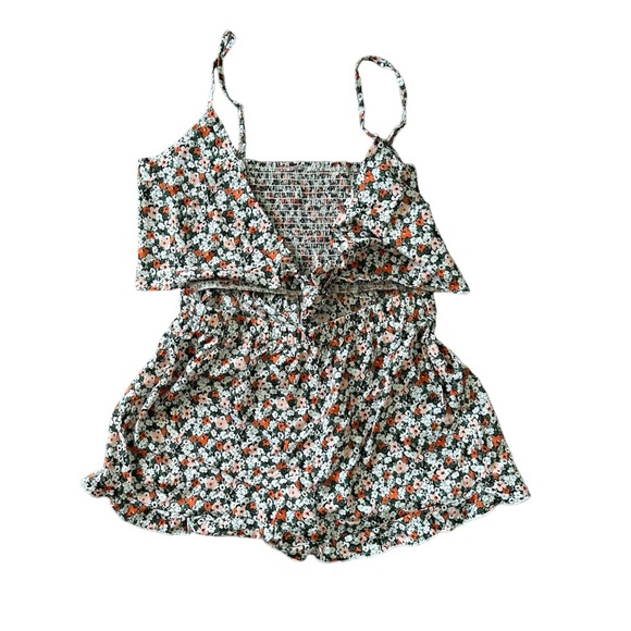 NEW Flirty Floral Print Romper Jumpsuit With Cut out Detail Chic-Knotted Front. - Picture 3 of 5